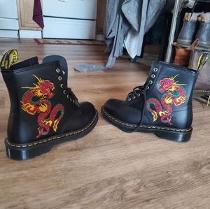 1460 dragon embroidered boots
